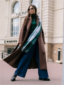 {{productViewItem.photos[photoViewList.activeNavIndex].Alt || productViewItem.photos[photoViewList.activeNavIndex].Description || 'Пальто на запах'}}